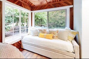 Bügeleisen/Bügelbrett, WLAN, Bettwäsche