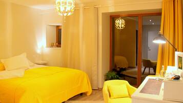 6 bedrooms, desk, travel crib, WiFi (free)