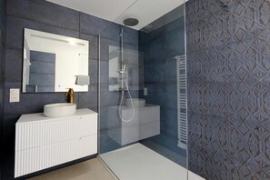 Bathroom - LOGIS DES COEVRONS (Évron)