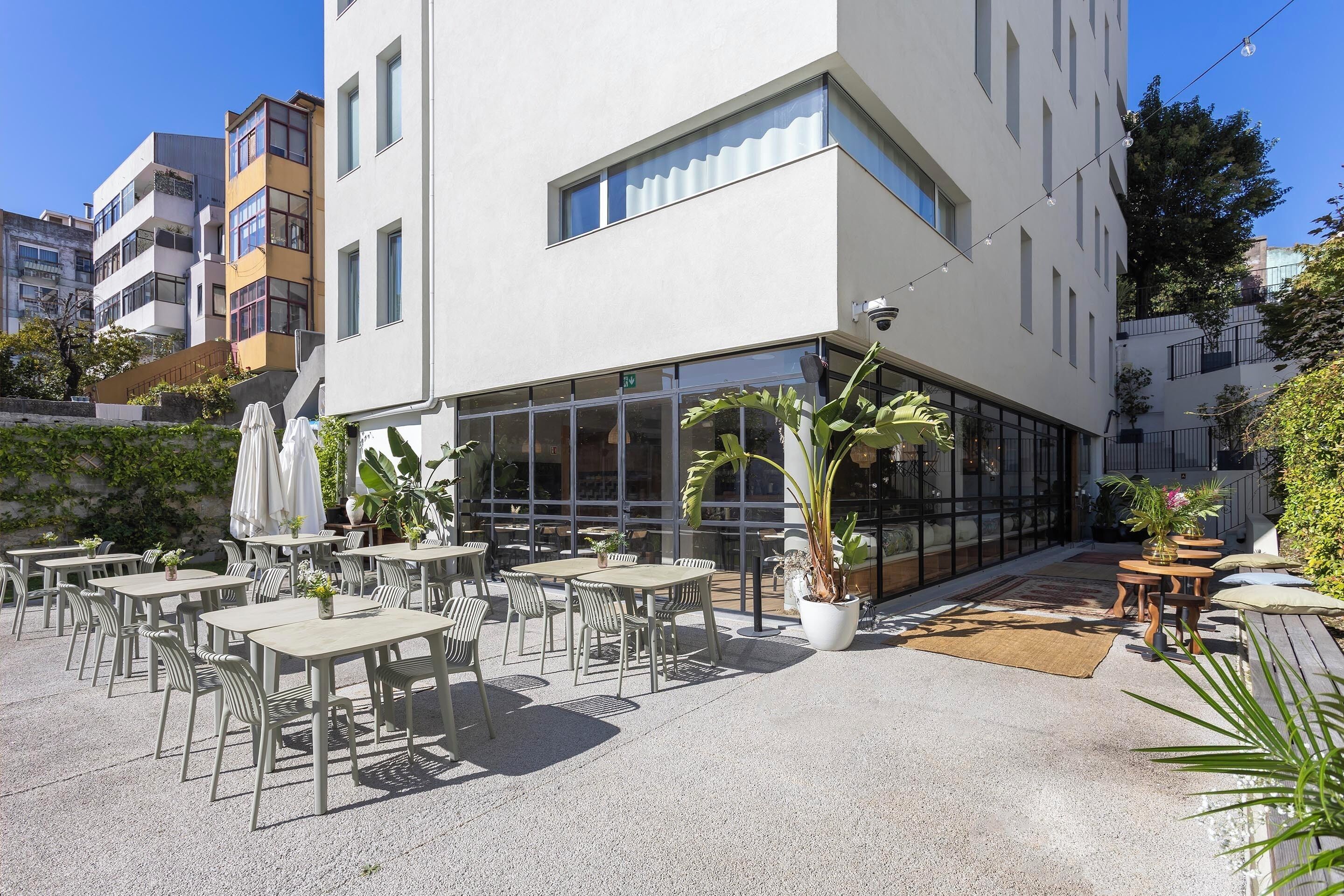 تفاصيل الفندق من الخارج