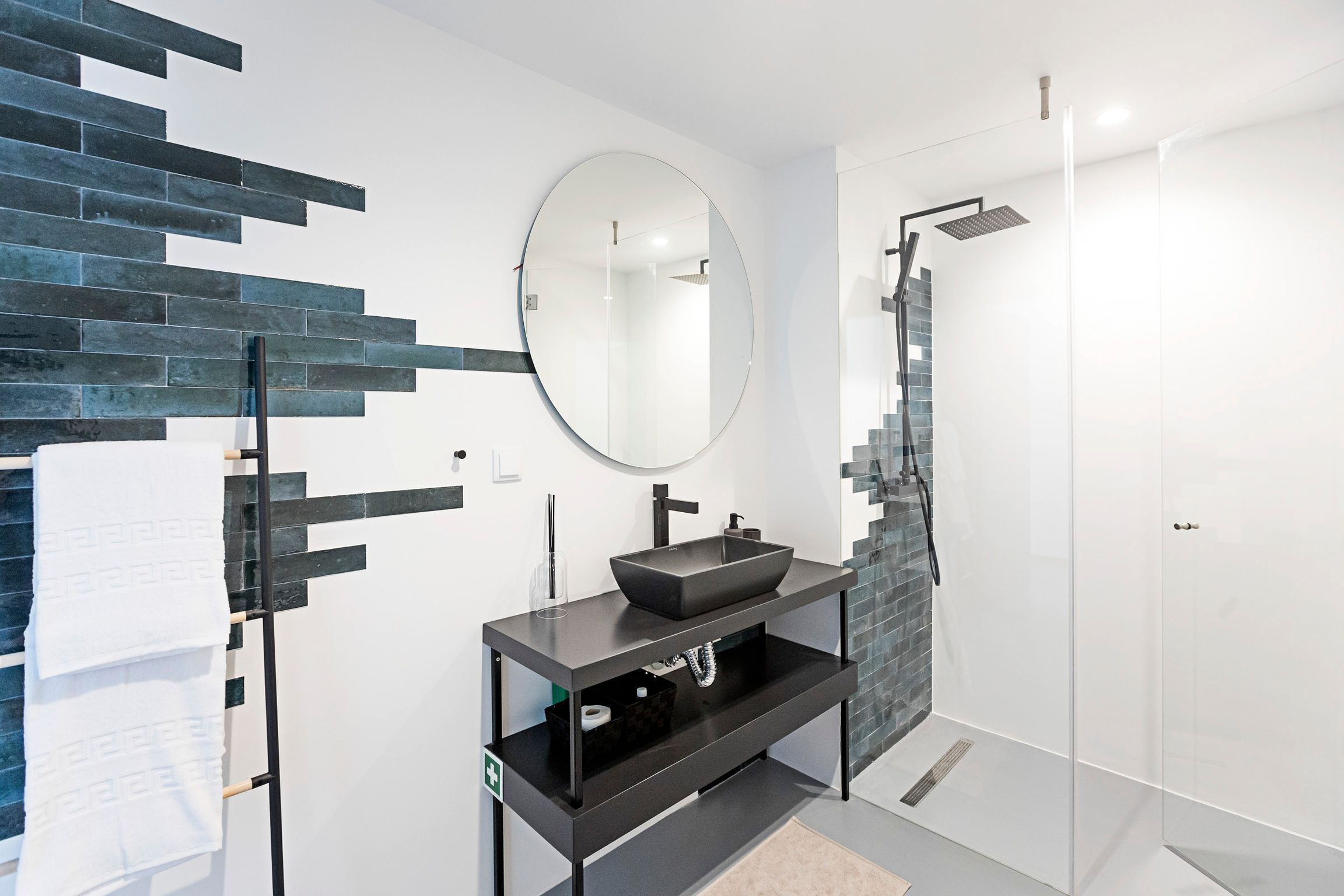 Studio | Bathroom