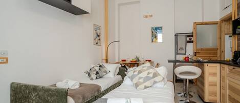 2 bedrooms, iron/ironing board