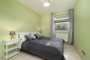 Bügeleisen/Bügelbrett, Reisekinderbett, WLAN, Bettwäsche