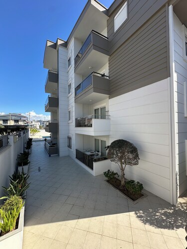 Sena Apartments/ Free Wifi, Central Location