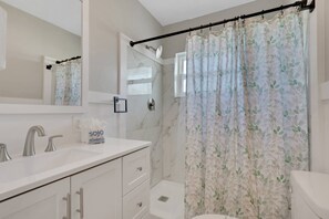 Exterior - 2589 Bayshore Dr (Matlacha)