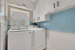 Exterior - 2589 Bayshore Dr (Matlacha)