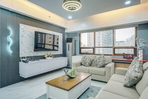 Smart TV - Modern BGC 1BR • 2 Beds Parking Wi-Fi & Netflix Washing Machine (Taguig)