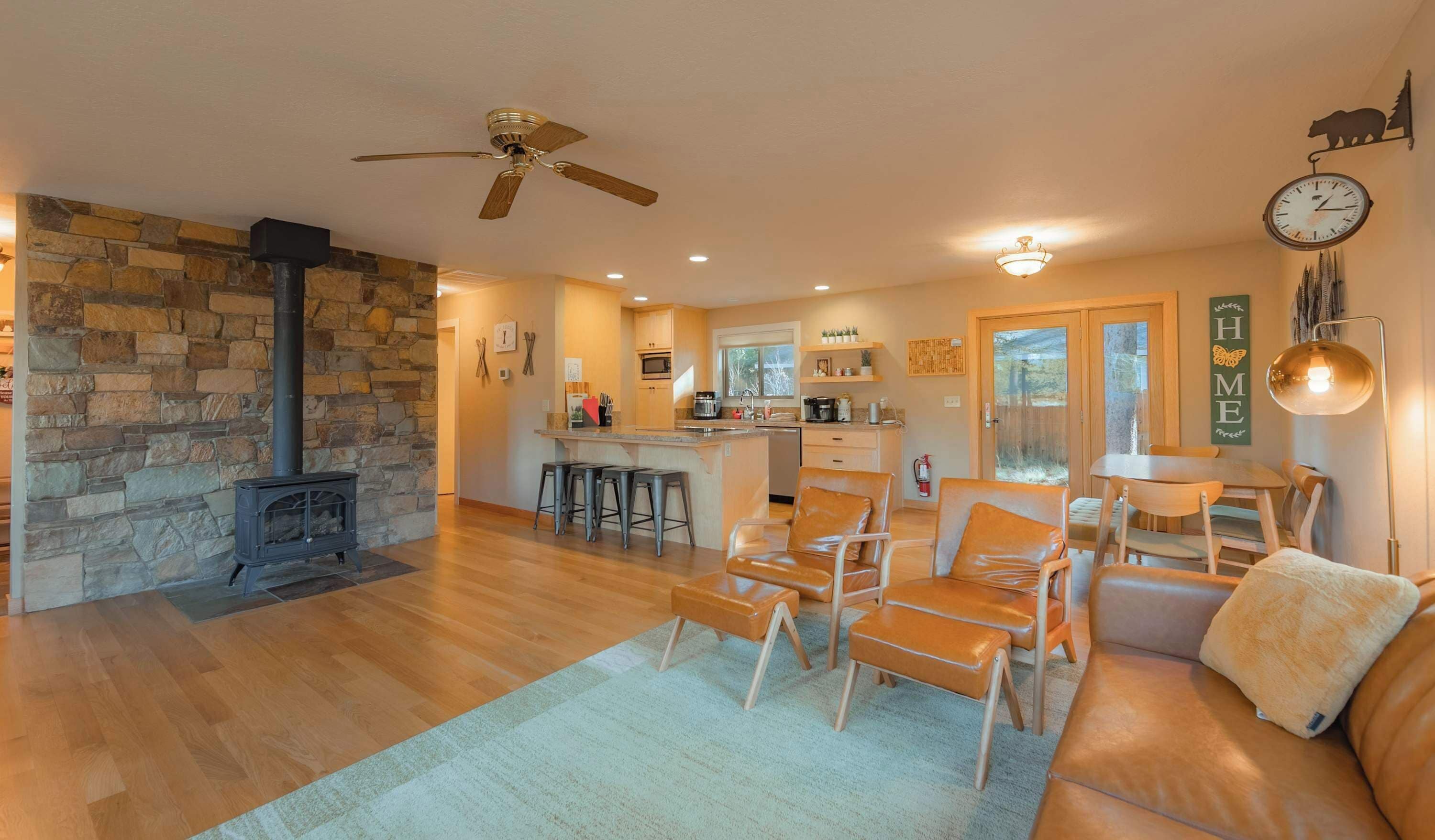 Hus, flere senger, terrasse, fjellutsikt (Bakersfield Basecamp) | Innvendig