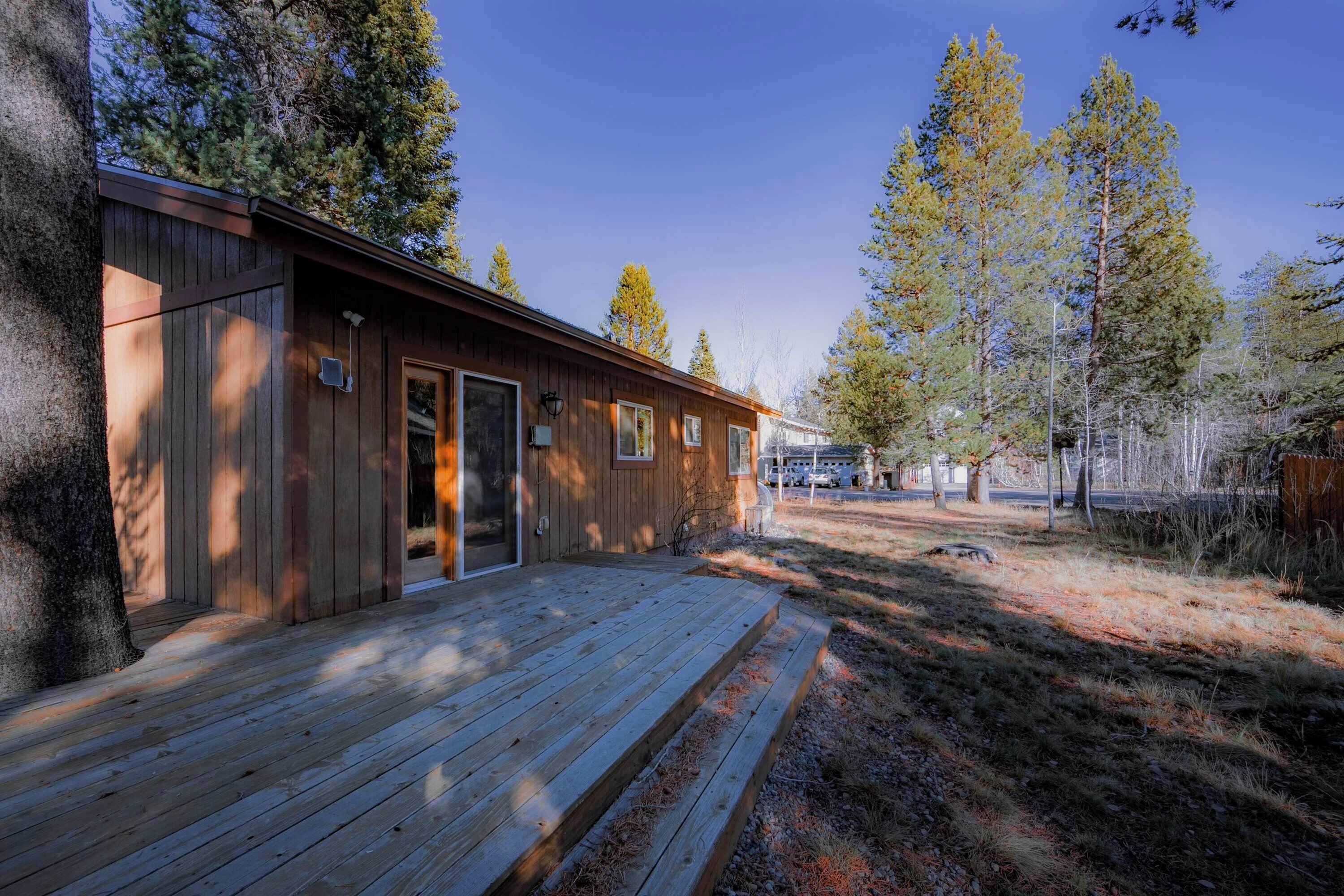 Hus, flere senger, terrasse, fjellutsikt (Bakersfield Basecamp) | Utsikt fra rommet