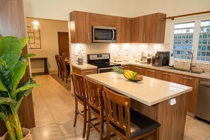 Microwave, oven, stovetop, dishwasher - Casa Verde: Grand Case Village (Grand-Case)