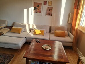 Smart TV - Large, cozy, quiet family apartment in the center of town, with view of the cathedral (Strasbourg)