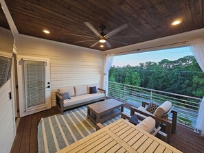Living area - Luxury 3-Level Townhome Santa Rosa Beach Florida 30A, Walk2Beach, Golf Cart,Pool (Santa Rosa Beach)