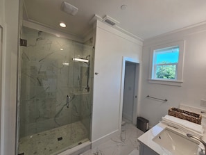 Hair dryer, towels, soap, toilet paper - Luxury 3-Level Townhome Santa Rosa Beach Florida 30A, Walk2Beach, Golf Cart,Pool (Santa Rosa Beach)
