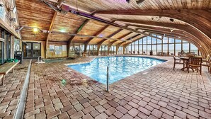 Innenpool, beheizter Pool