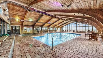 Piscina interna, piscina aquecida