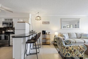 Coffee/tea maker, fridge, microwave, oven - A Place At The Beach V #B321 (Myrtle Beach)