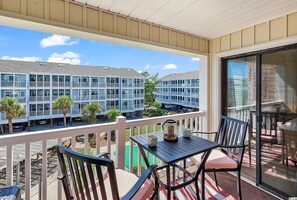 Outdoor dining - A Place At The Beach V #B321 (Myrtle Beach)
