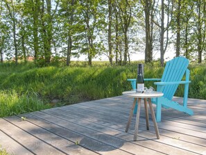 المنطقة المحيطة بالمنشأة