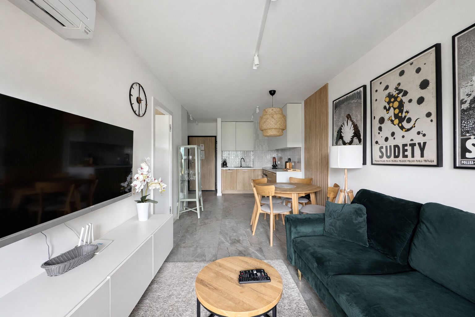 apartman (18) | Nappalirész | Síkképernyős tévé