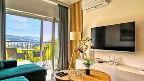 Apartment (18) | Ruang tamu | TV skrin rata 