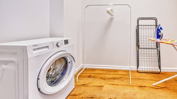 Apartment (34) | Bathroom | Shower, towels