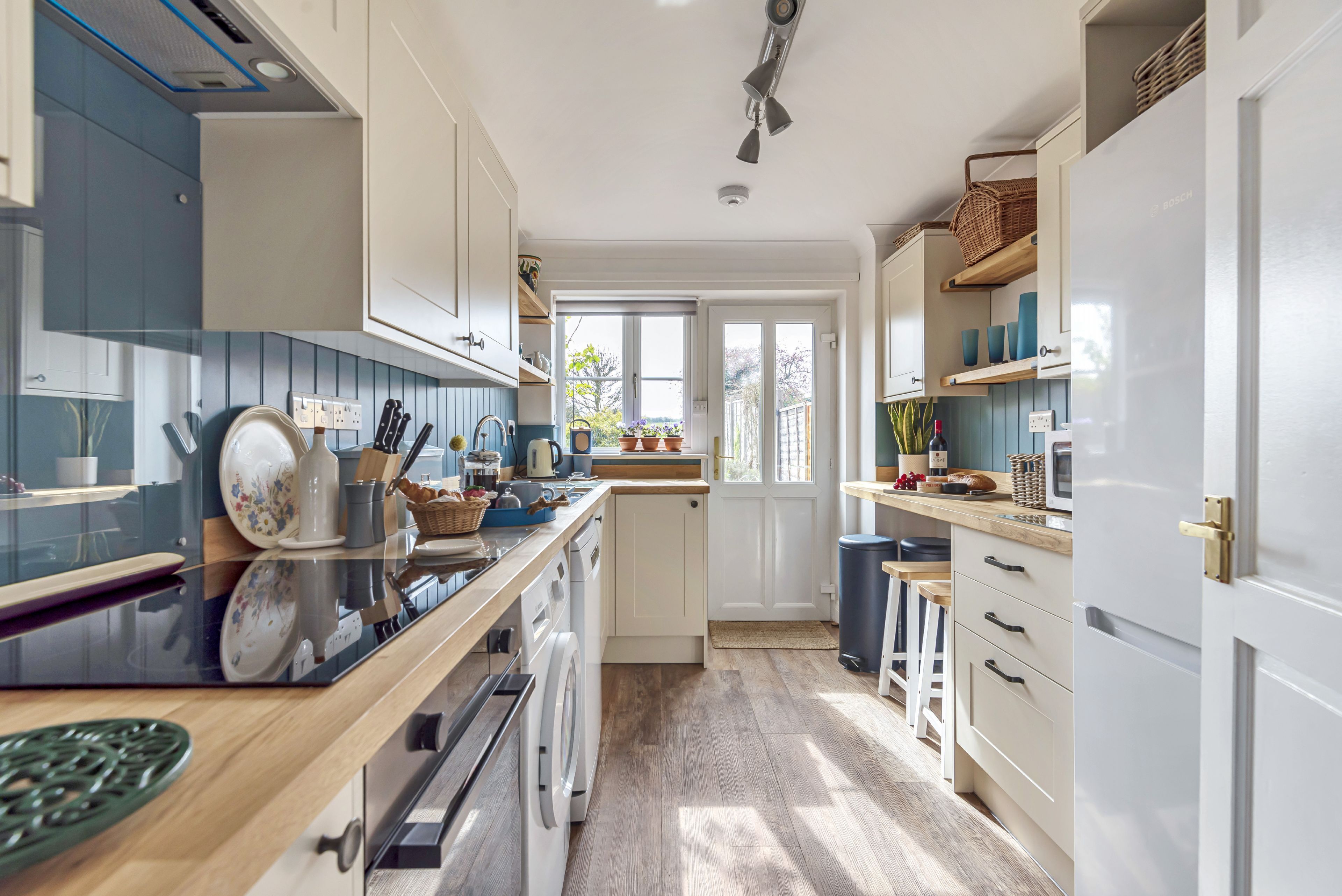 Frigorifero, microonde, forno, lavastoviglie