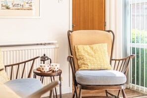 Interior - 4 Odd Fellows Court - sleeps 4 guests  in 3 bedrooms (Wells-next-the-sea)