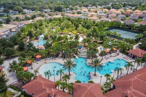 Outdoor pool, a heated pool - Disney 5BR Villa w/ Pool — Solterra Resort (Davenport)