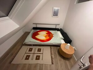 2 Schlafzimmer, Schreibtisch, Bügeleisen/Bügelbrett, WLAN