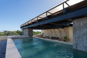 Pool - Cozy Modern Studio with Rooftop Pool, Steps from Downtown and Beach Club (Tulum)