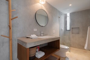 Hair dryer, towels - Cozy Modern Studio with Rooftop Pool, Steps from Downtown and Beach Club (Tulum)