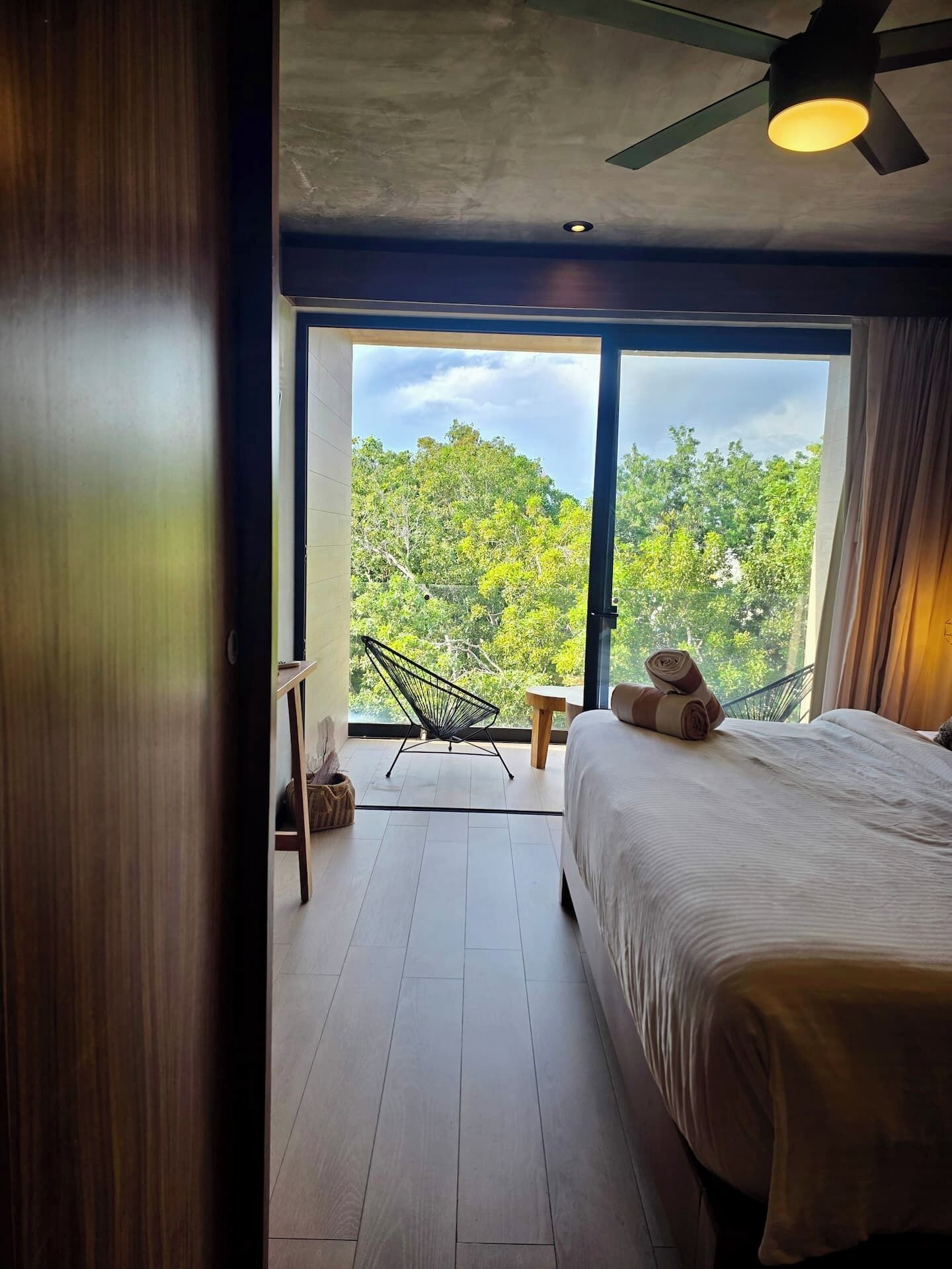 1 chambre, fer et planche à repasser, lit parapluie, Wi-Fi gratuit
