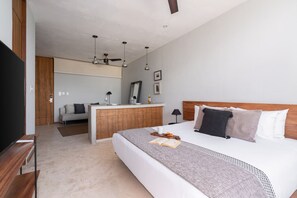 Desk, iron/ironing board, travel cot, WiFi - Luxury Boutique Studio with Rooftop Pool and Tulum Central Location (Tulum)