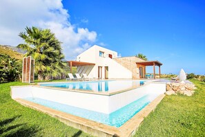 Pool - Villa Pigna di Caltagiruni | Scopello | Sea-view suite | Lush gardens | Private. (Castellammare del Golfo)