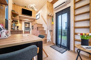 Dining - Tiny House 'Ingo John Vanessa' with Sea View, Wi-Fi, and Air Conditioning (Sandstedt)