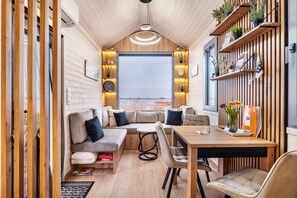 Interior - Tiny Home 'House Ingo John 'Speedy'' with Sea View, Wi-Fi and Air Conditioning (Sandstedt)