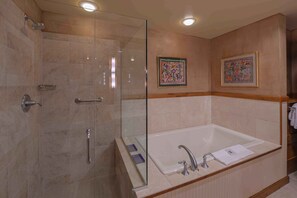 Hair dryer, towels - Luxury 2-Bed Penthouse w/ Home Office (Crested Butte)