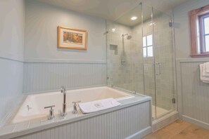Hair dryer, towels - Luxury 4-Bed Penthouse w/ Mountain Views (Crested Butte)