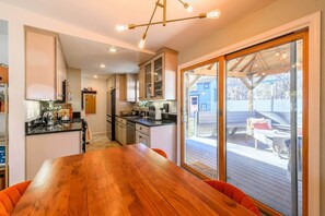 Fridge, microwave, oven, stovetop - Boise Boho - Hot Tub - Peaceful Retreat (Boise)