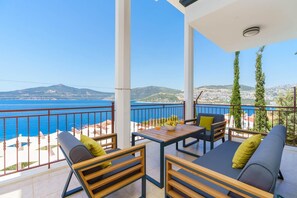 Terrace/patio - Villa Kuluhana - Three Bedroom Villa, Sleeps 6 (Kalkan Belediyesi)