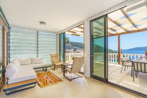 TV - Villa Kuluhana - Three Bedroom Villa, Sleeps 6 (Kalkan Belediyesi)