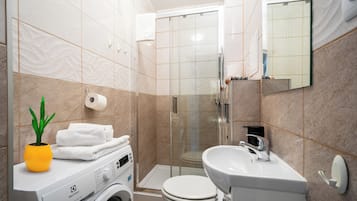 Apartament (109) | Bathroom | Shower, towels