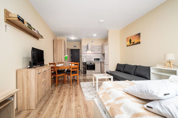 Apartament (109) | Área de estar | TV de tela plana