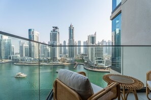 Property grounds - Modern 1BR at Liv Residence (Dubai)