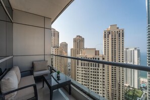 Property grounds - Cheerful 2 Bedroom Marina View (Dubai)