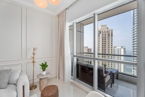 TV - Cheerful 2 Bedroom Marina View (Dubai)