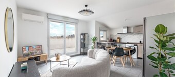 Appartment close to city center, AC and car park