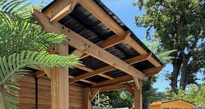 Rocking Riverside - Heated and Cooled Pool! Pool-side Bar! Hot Tub! Sauna! Pool Table! - 5 K