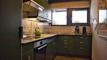 Kühlschrank, Ofen, Herdplatte, Geschirrspüler