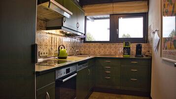 Kühlschrank, Ofen, Herdplatte, Geschirrspüler